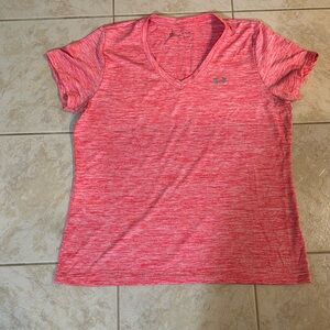 Under Armour. Women’s tee. Loose fit. Heat gear. Size XL